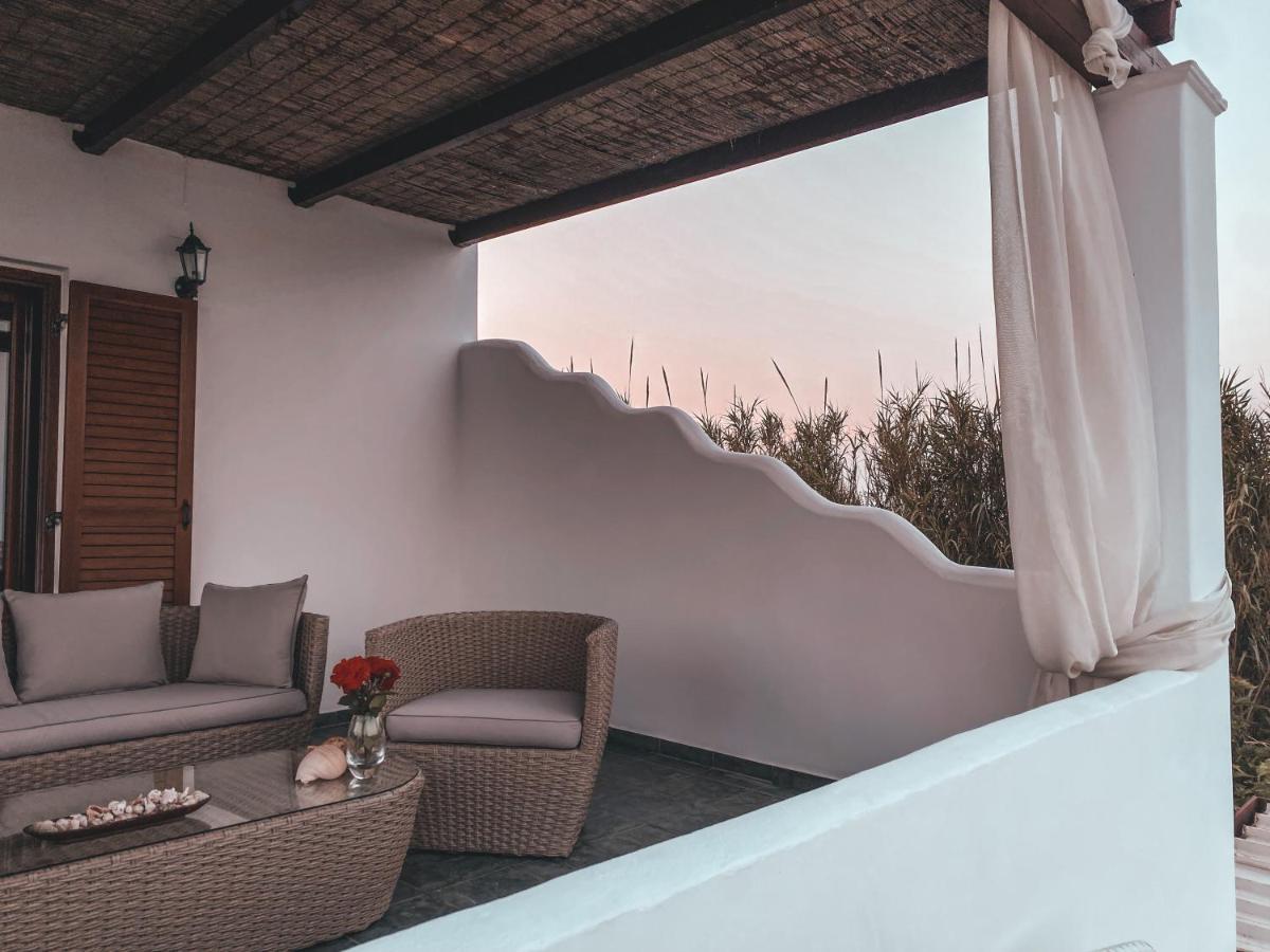 Luxury 3BR Sunrise Villa , Seaside Gyrismata Skyros Exterior foto